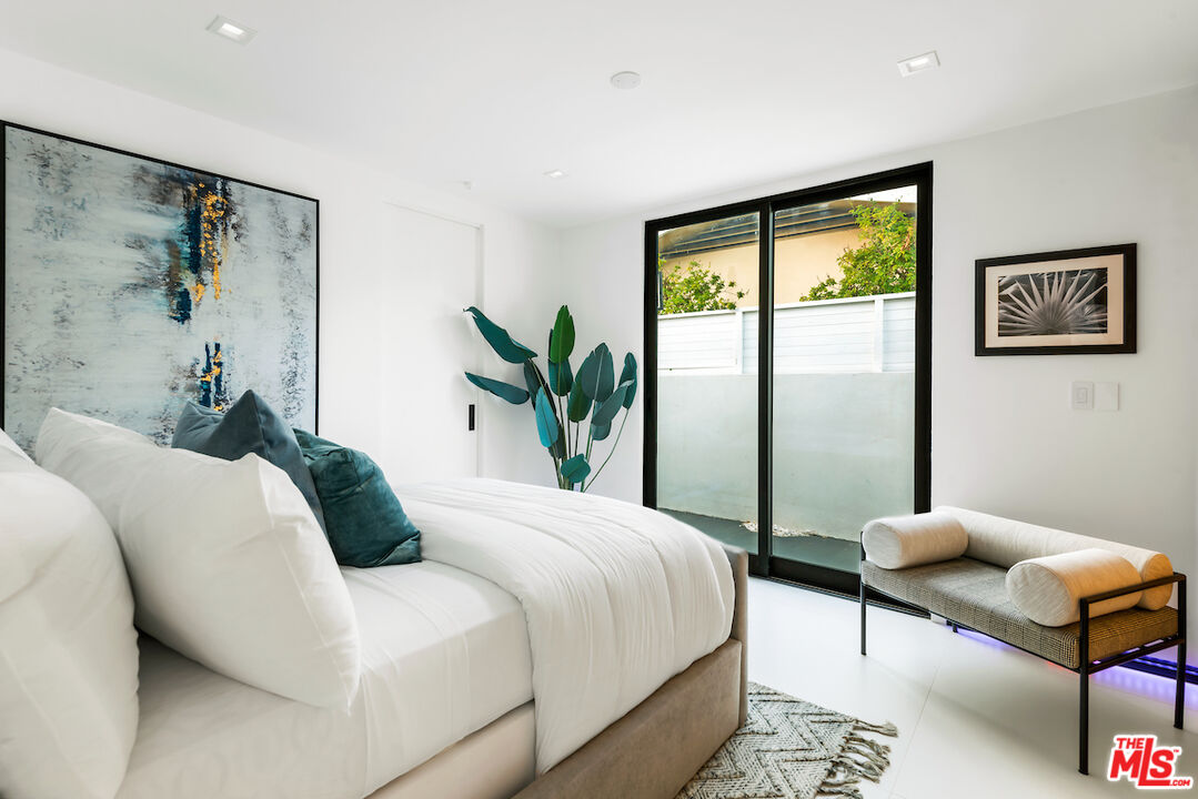 3034 Dona Nenita Pl, Studio City
