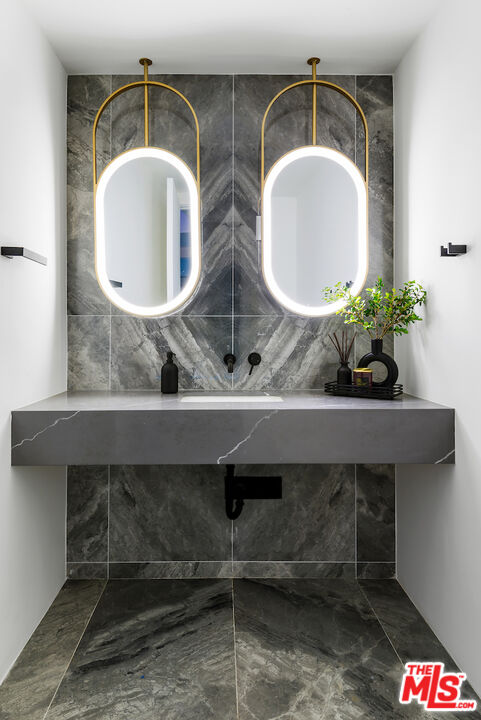 3034 Dona Nenita Pl, Studio City