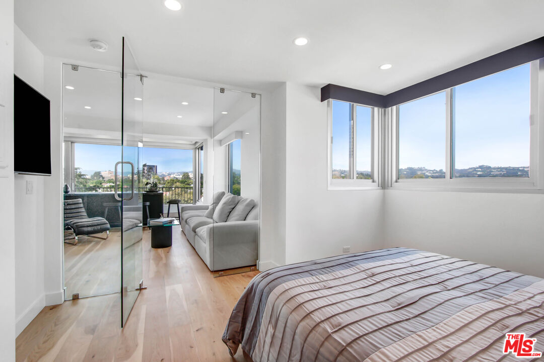 10501 Wilshire Blvd Unit: 1004