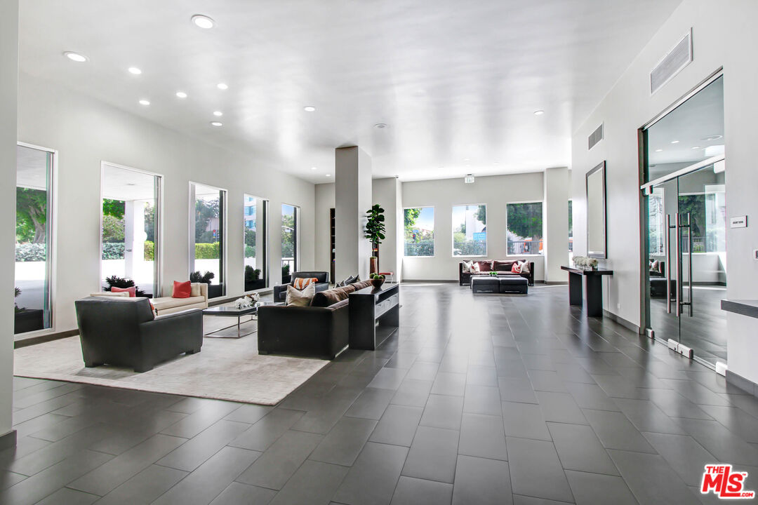 10501 Wilshire Blvd Unit: 1004