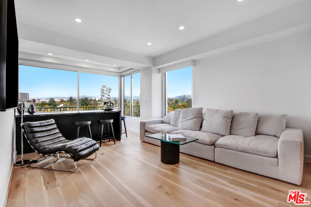 10501 Wilshire Blvd Unit: 1004