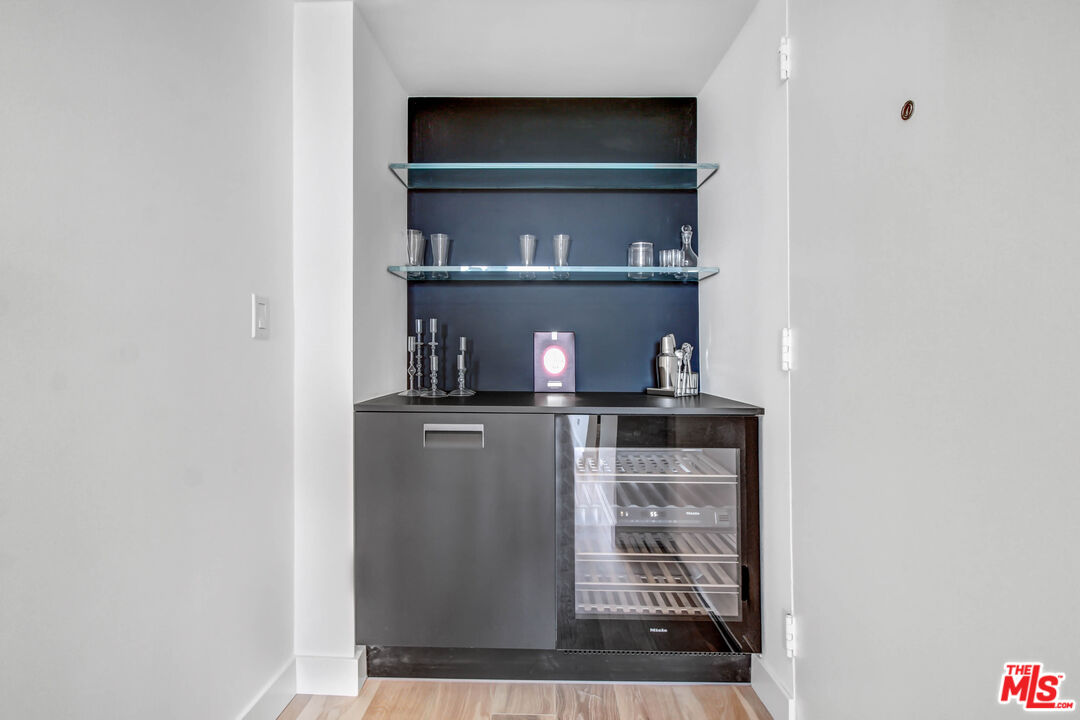 10501 Wilshire Blvd Unit: 1004