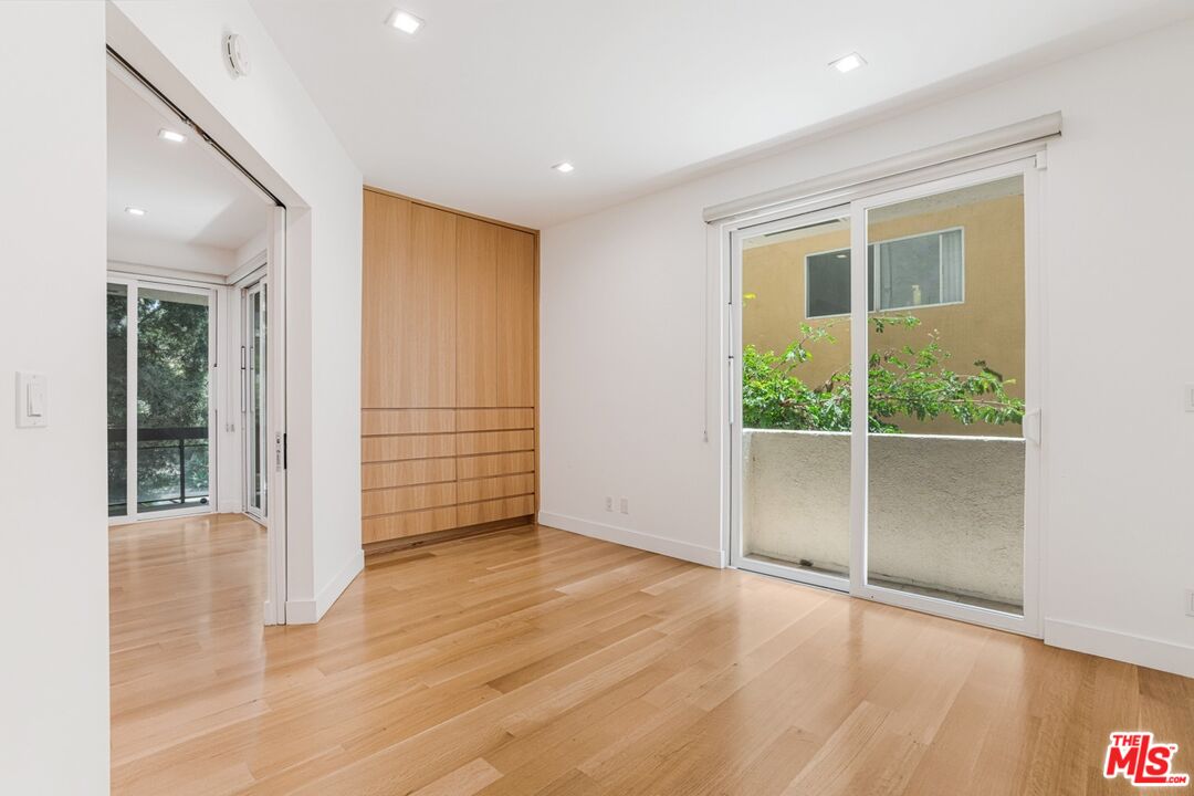 723 Westmount Dr Unit: 106