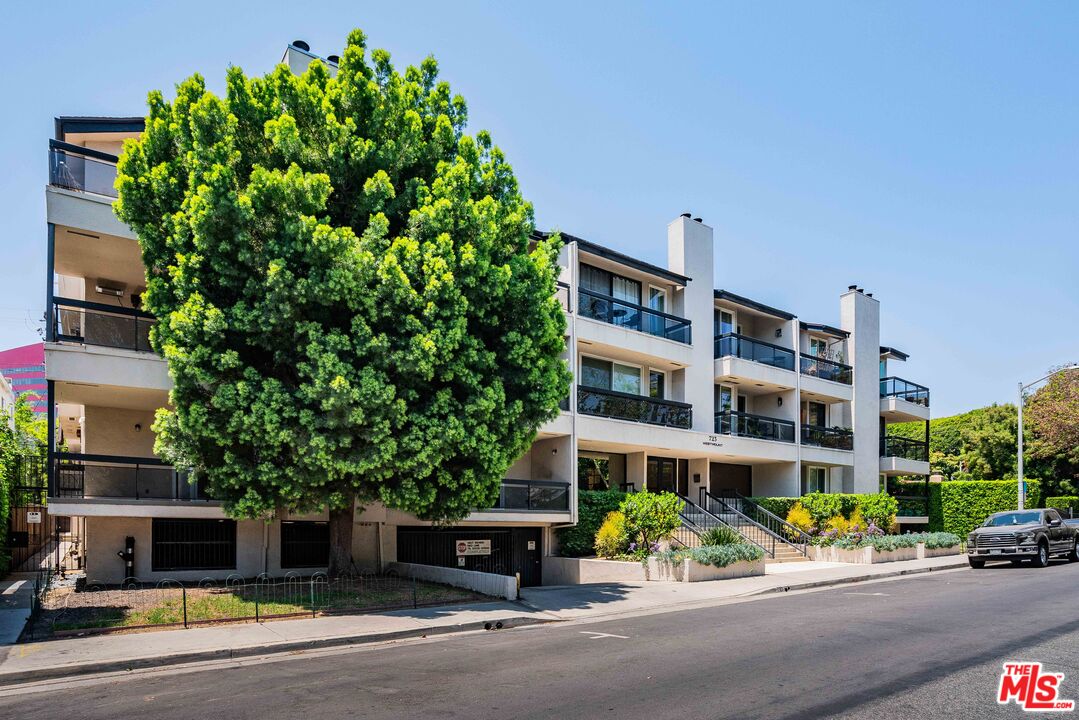 723 Westmount Dr Unit: 106