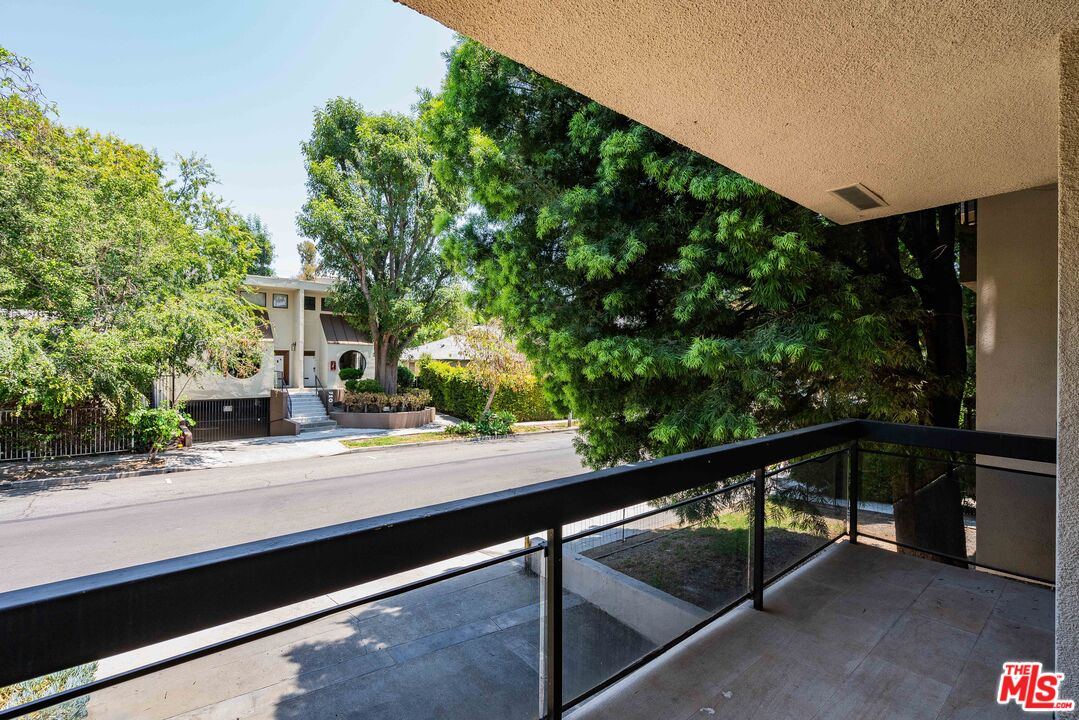 723 Westmount Dr Unit: 106