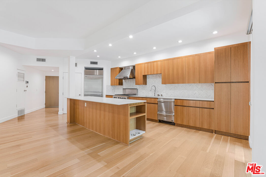 723 Westmount Dr Unit: 106