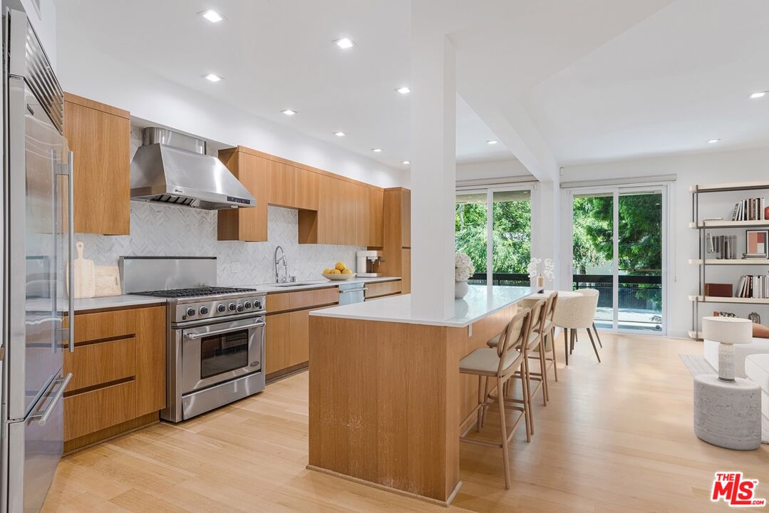 723 Westmount Dr Unit: 106