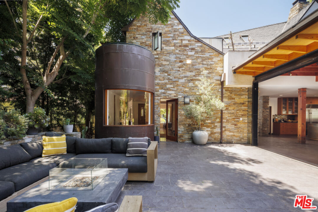 524 N Bundy Dr, Los Angeles