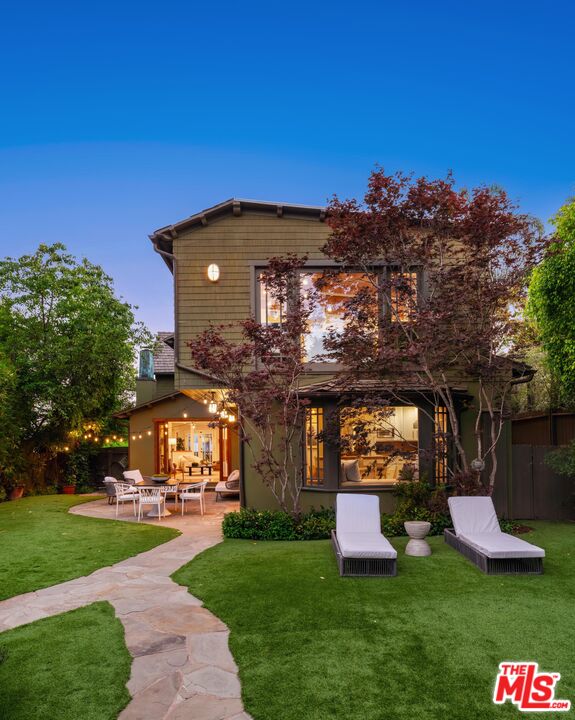 709 10th St