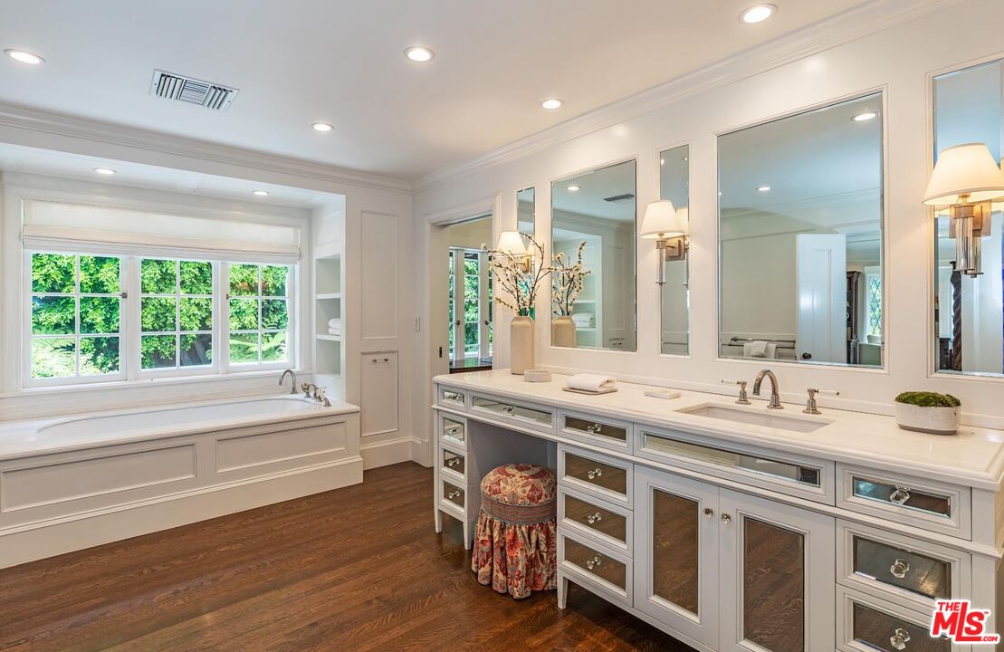 1475 N Doheny Dr, Hollywood Hills