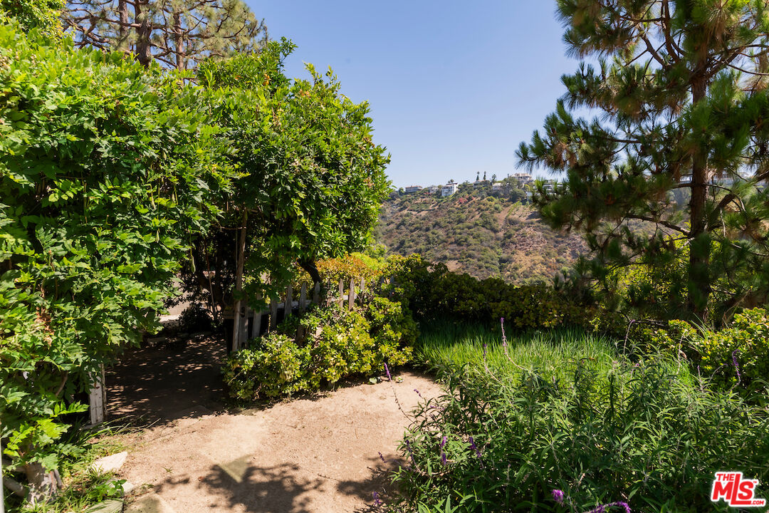 11343 Chalon Rd, Bel Air