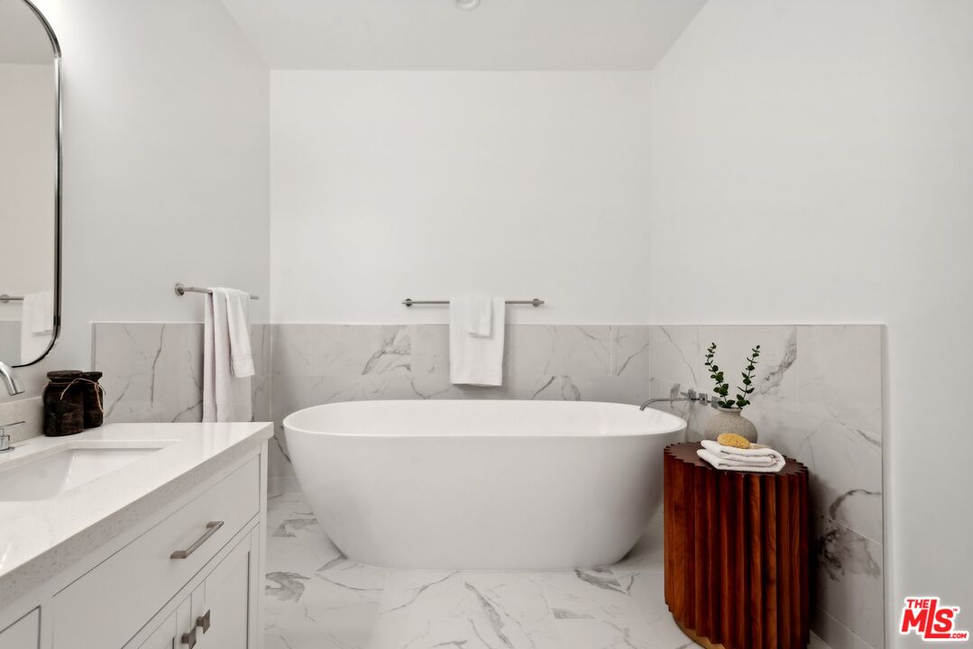 10644 Wilkins Ave Unit: 103, Westwood