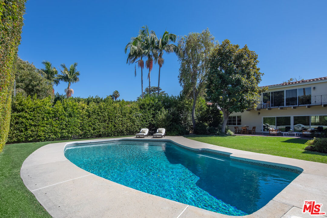 712 Walden Dr, Beverly Hills