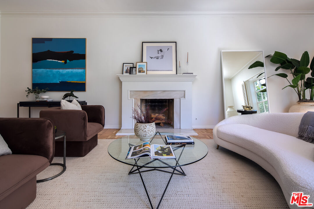 712 Walden Dr, Beverly Hills