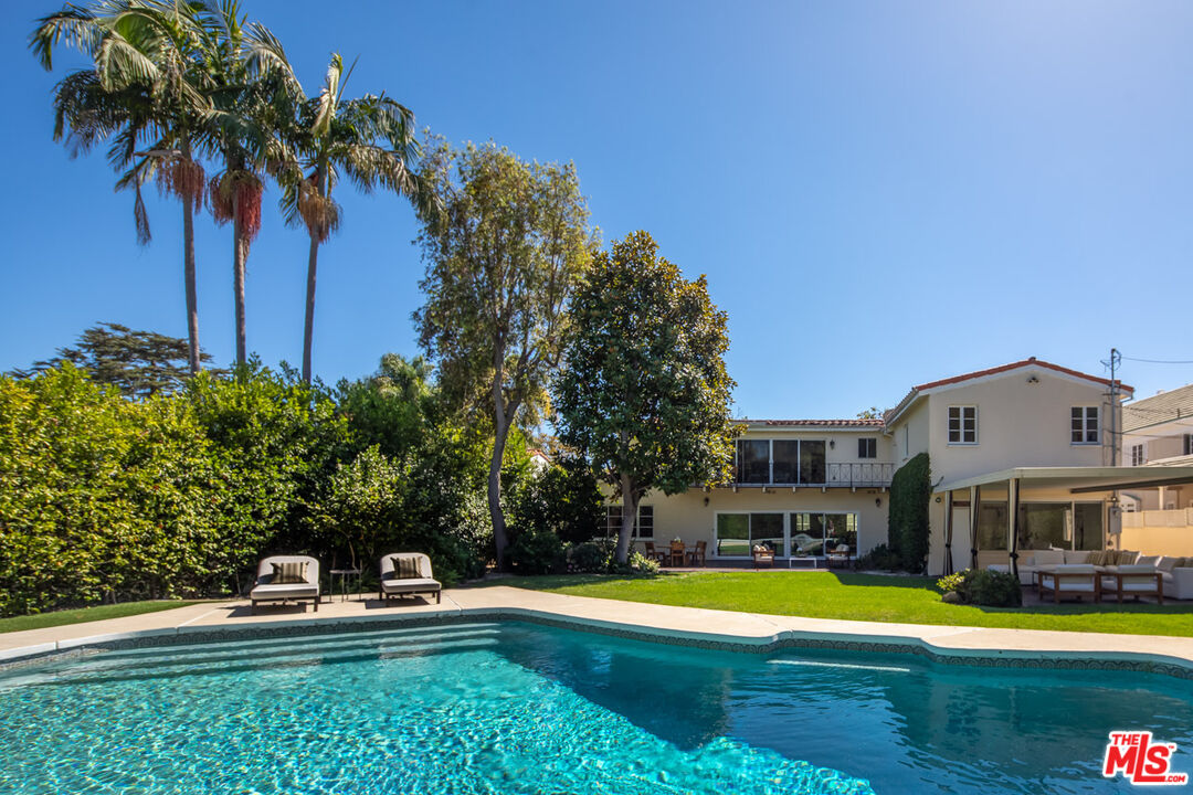 712 Walden Dr, Beverly Hills