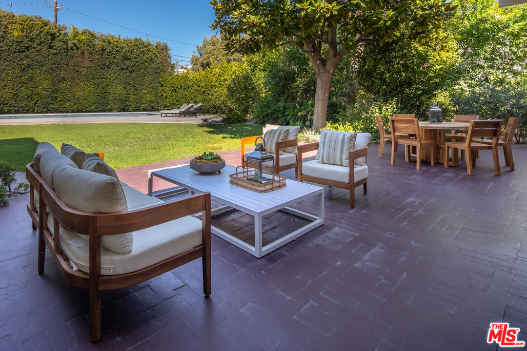 712 Walden Dr, Beverly Hills