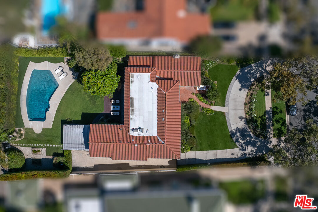 712 Walden Dr, Beverly Hills