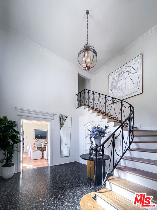 712 Walden Dr, Beverly Hills