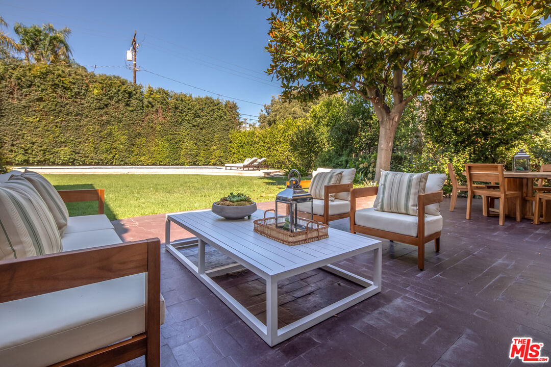 712 Walden Dr, Beverly Hills