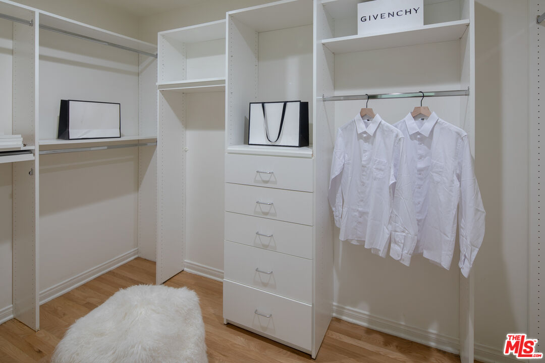 712 Walden Dr, Beverly Hills