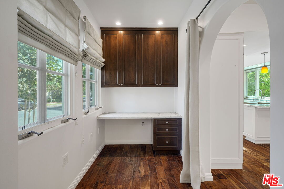200 S McCarty Dr, Beverly Hills