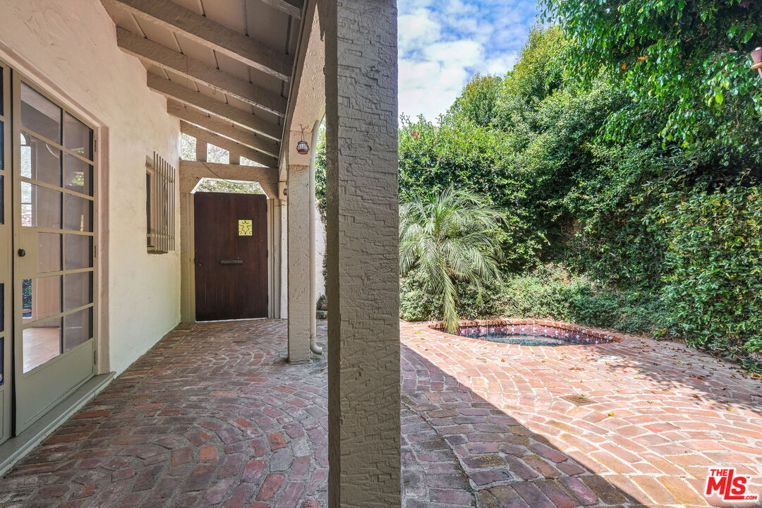 200 S McCarty Dr, Beverly Hills