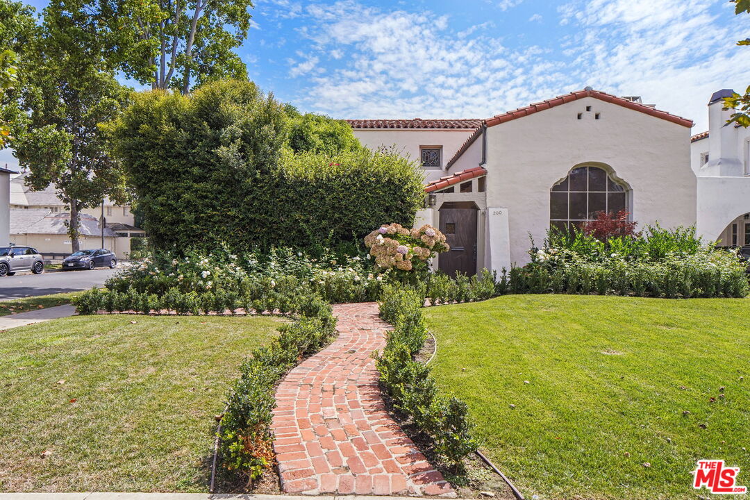 200 S McCarty Dr, Beverly Hills