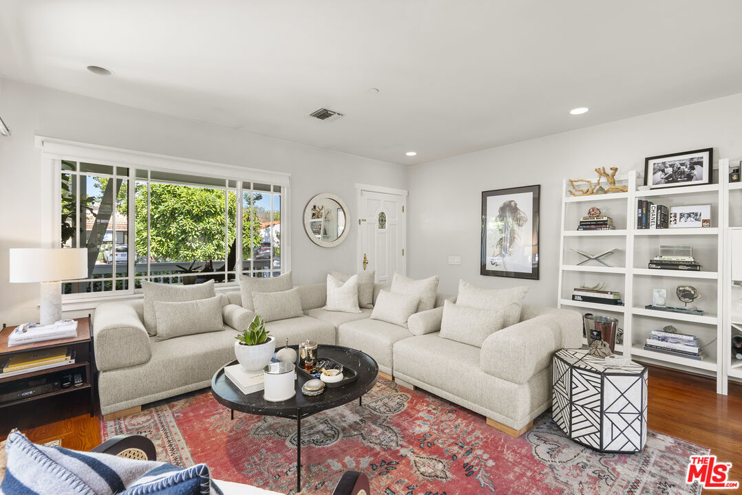 462 S La Peer Dr, Beverly Hills