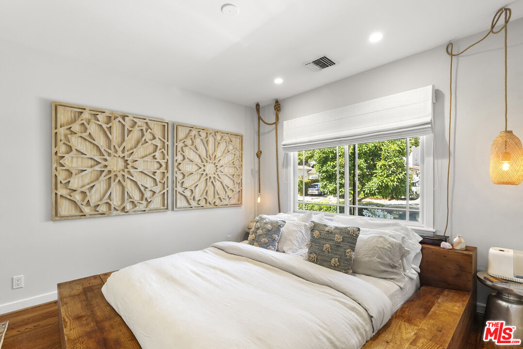 462 S La Peer Dr, Beverly Hills