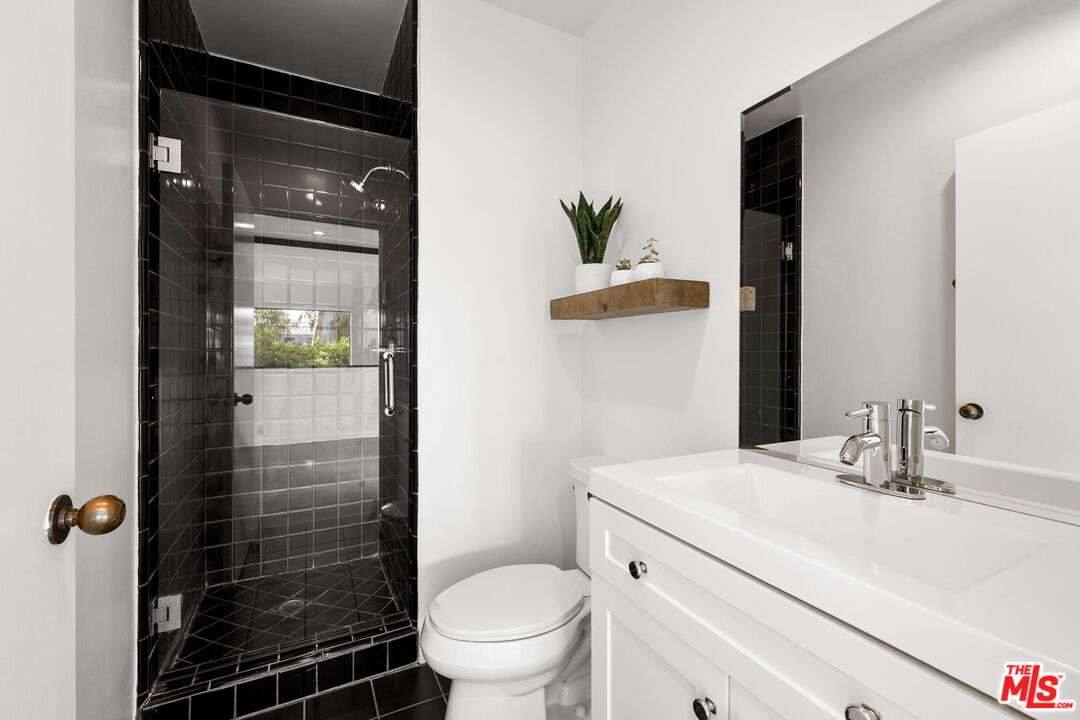 1401 Camden Ave Unit: 5