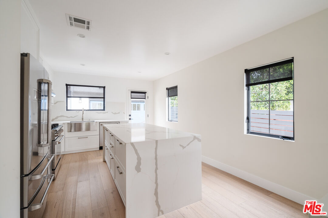 9031 Elevado Ave, West Hollywood 