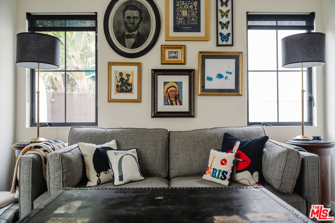 9031 Elevado Ave, West Hollywood 