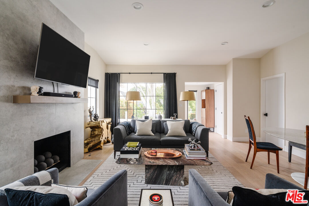9031 Elevado Ave, West Hollywood 