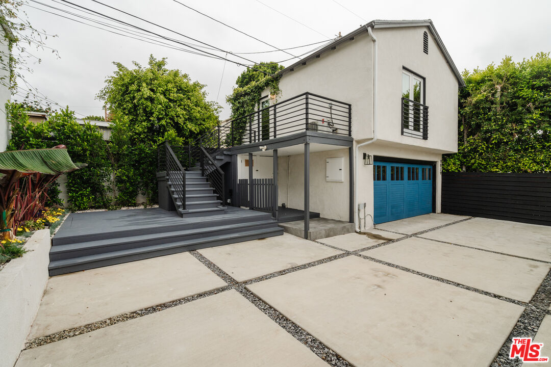9031 Elevado Ave, West Hollywood 