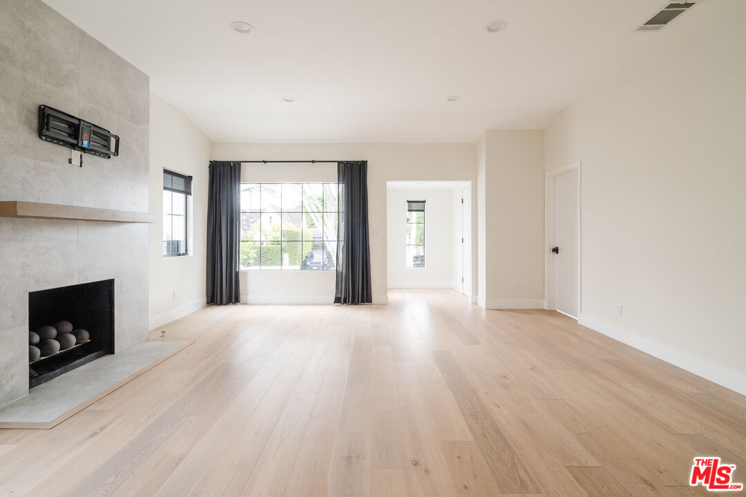 9031 Elevado Ave, West Hollywood 