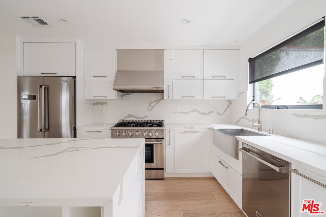 9031 Elevado Ave, West Hollywood 