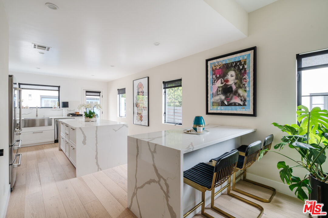 9031 Elevado Ave, West Hollywood 