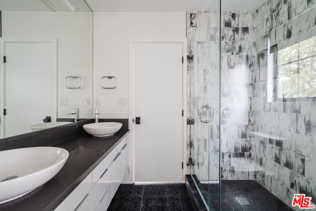 9031 Elevado Ave, West Hollywood 