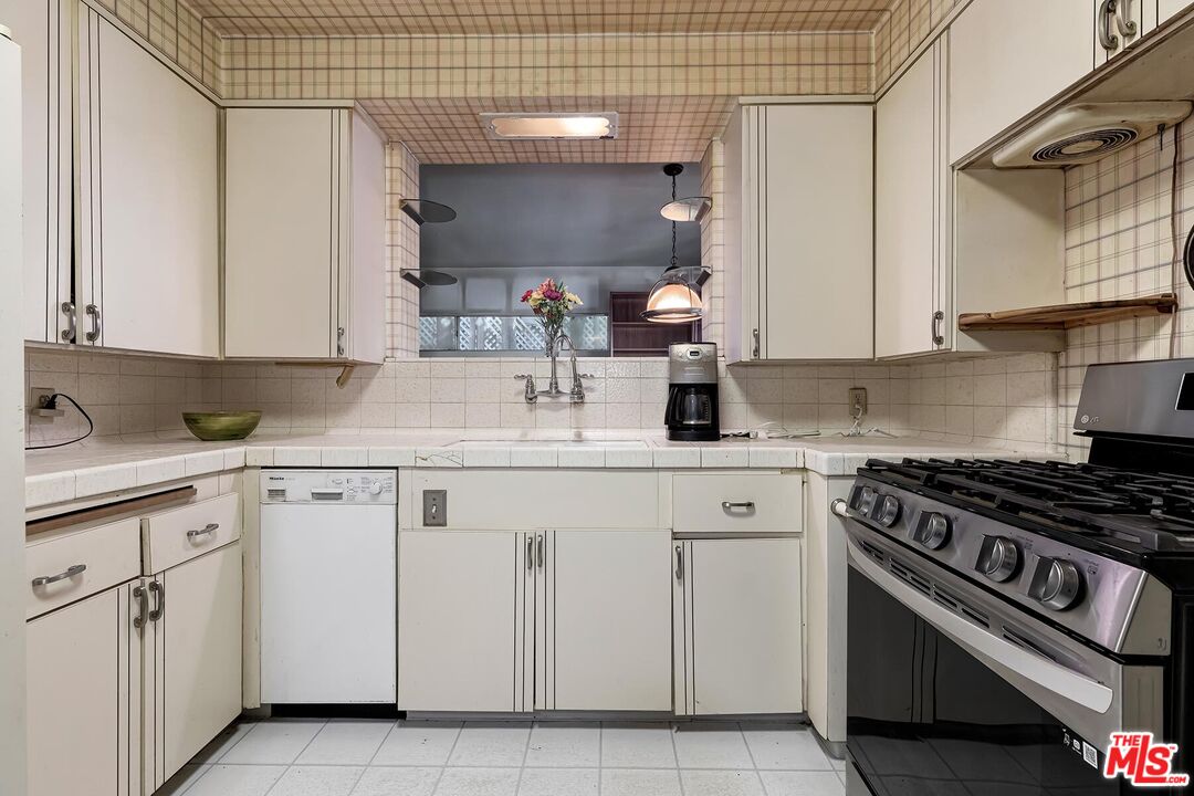 3345 Wonder View Dr, Hollywood Hills