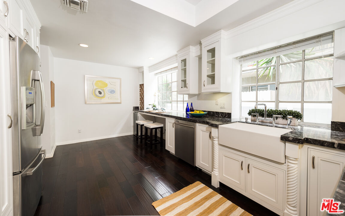 11667 Gorham Ave Unit: 206, Brentwood