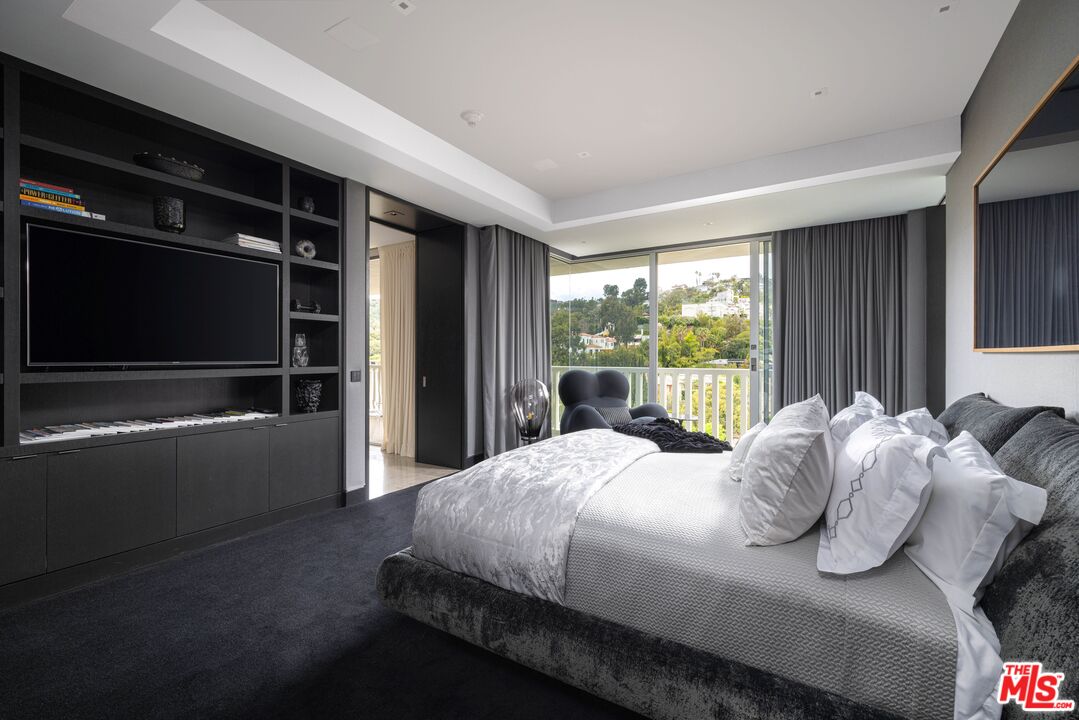 9255 Doheny Rd Unit: 1001
