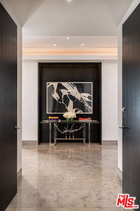 9255 Doheny Rd Unit: 1001