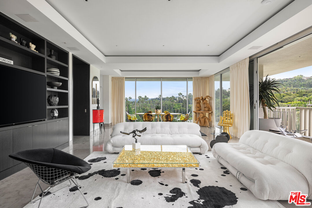 9255 Doheny Rd Unit: 1001