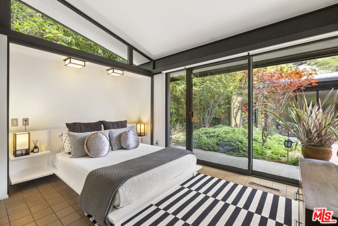 1601 Rising Glen Rd, Sunset Strip