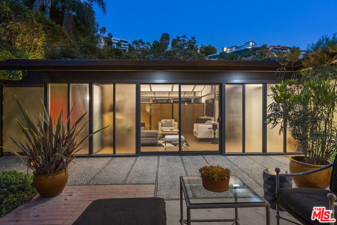 1601 Rising Glen Rd, Sunset Strip