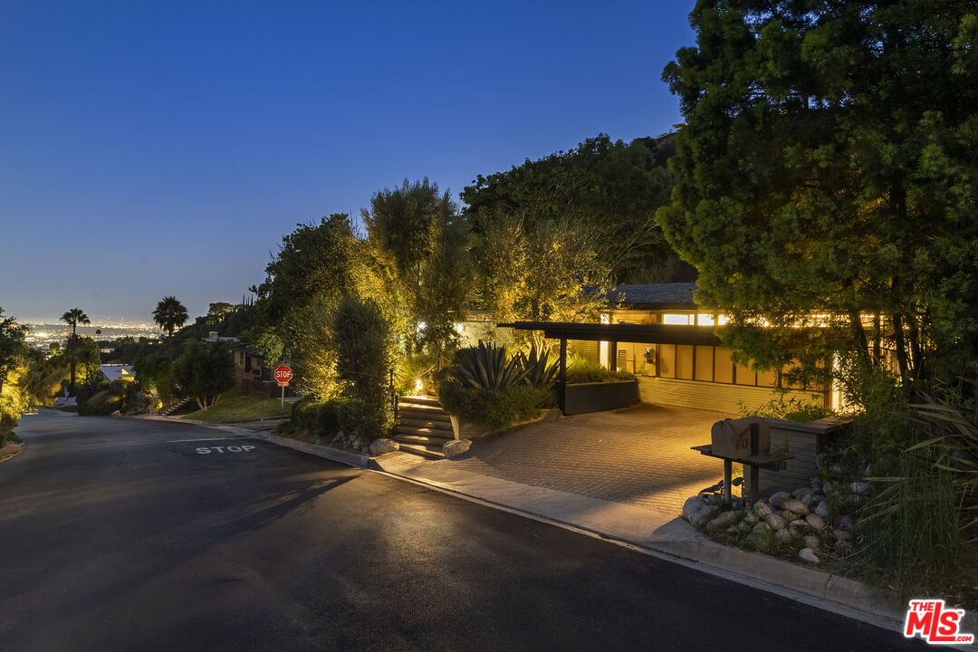 1601 Rising Glen Rd, Sunset Strip