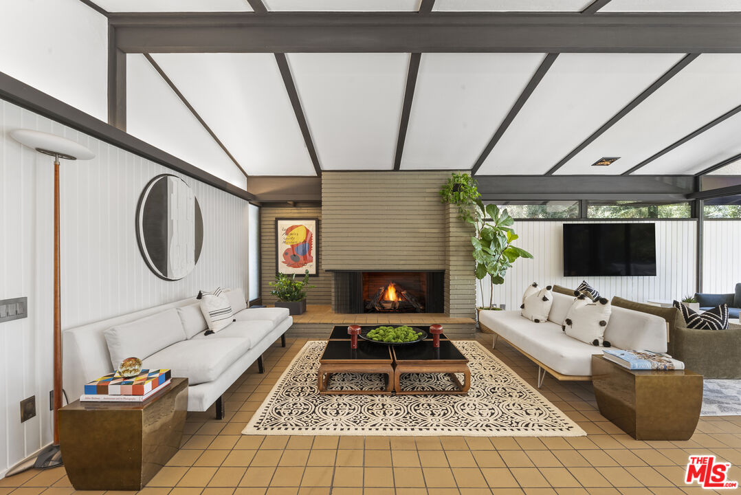 1601 Rising Glen Rd, Sunset Strip