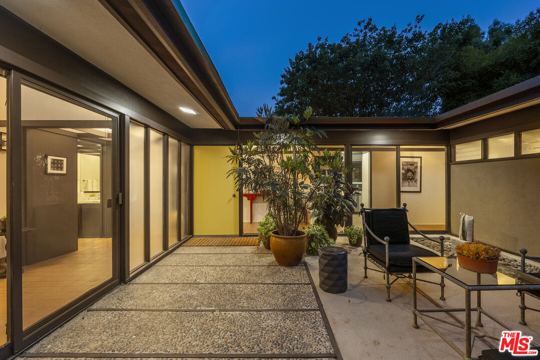 1601 Rising Glen Rd, Sunset Strip