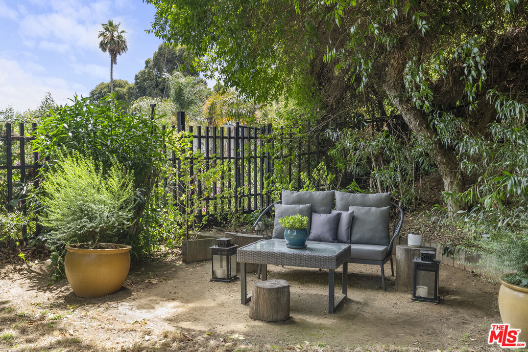 1601 Rising Glen Rd, Sunset Strip