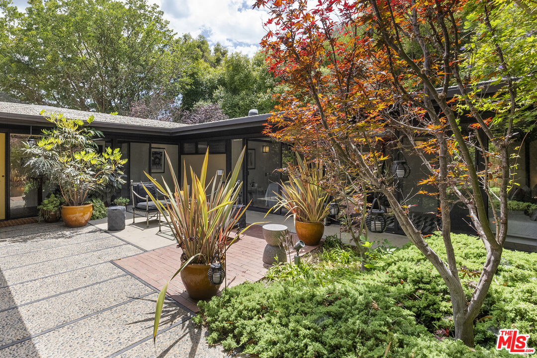 1601 Rising Glen Rd, Sunset Strip